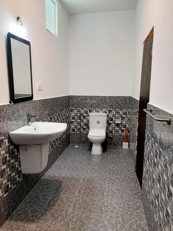 Hotel Krish Калкудах Екстер'єр фото