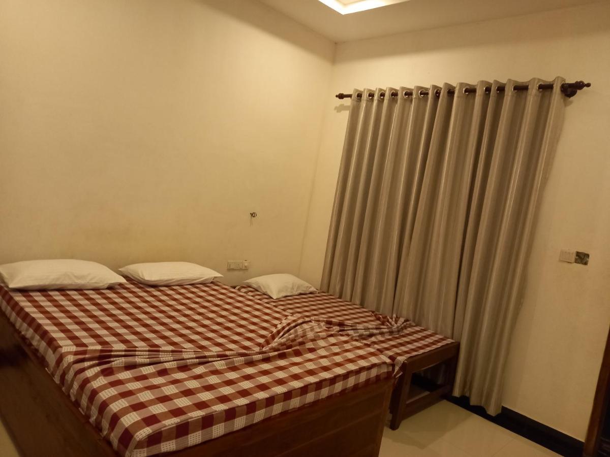 Hotel Krish Калкудах Екстер'єр фото